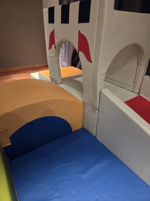 Детски центр, playground, естествена кожа