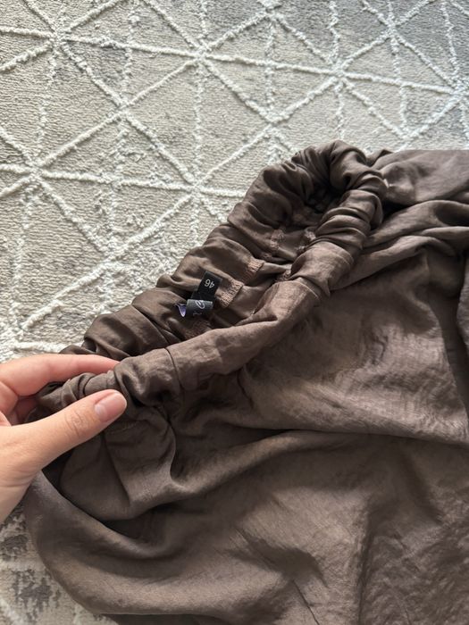 Шоколадный цвет. Размер 46. Маломерит.