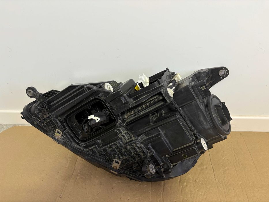 Far dreapta multibeam led Mercedes GLE W167 dupa 2019 cod A1679061700
