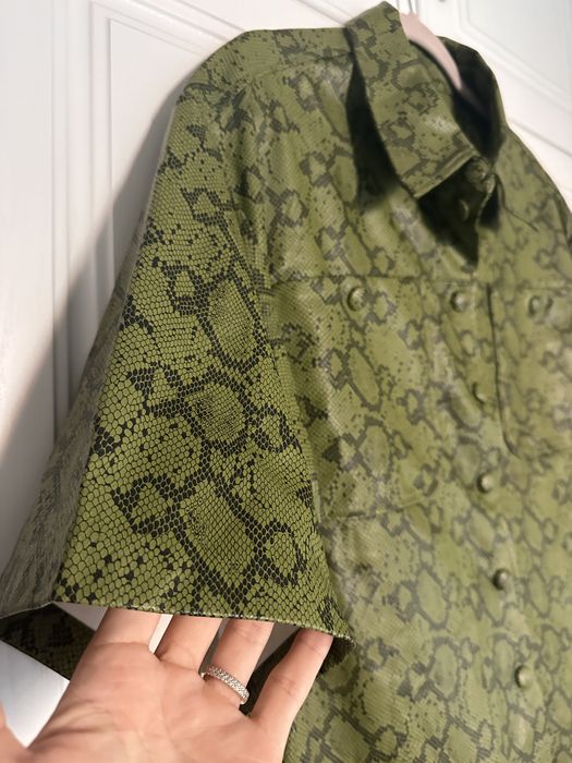 Topshop tricou imitatie piele verde marime M/L