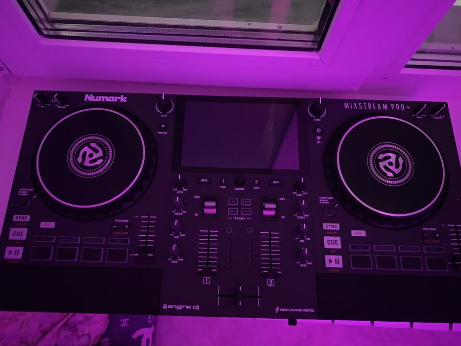 Продам диджей контроллер