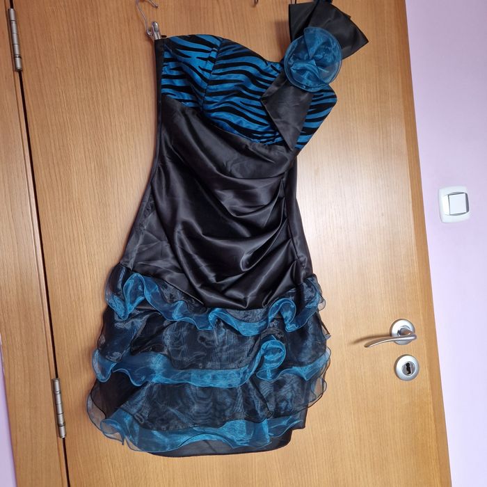 Официална черна рокля