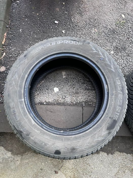 Vând 2 anvelope Nokan all season 196/65/R15 DOT 2020.