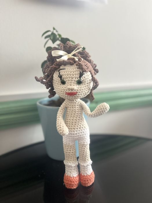 Плетена кукла с рокличка