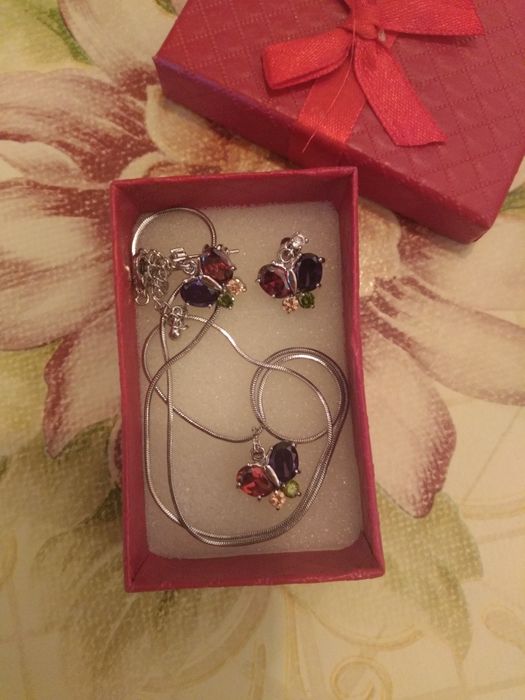 Сребърно колие пеперуди