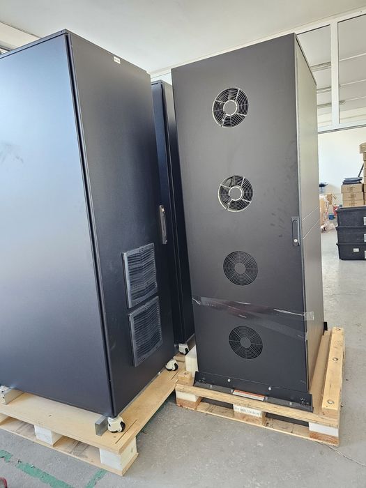 Промоция на чисто нови сървърни шкафове  Hoffman и Schnaider