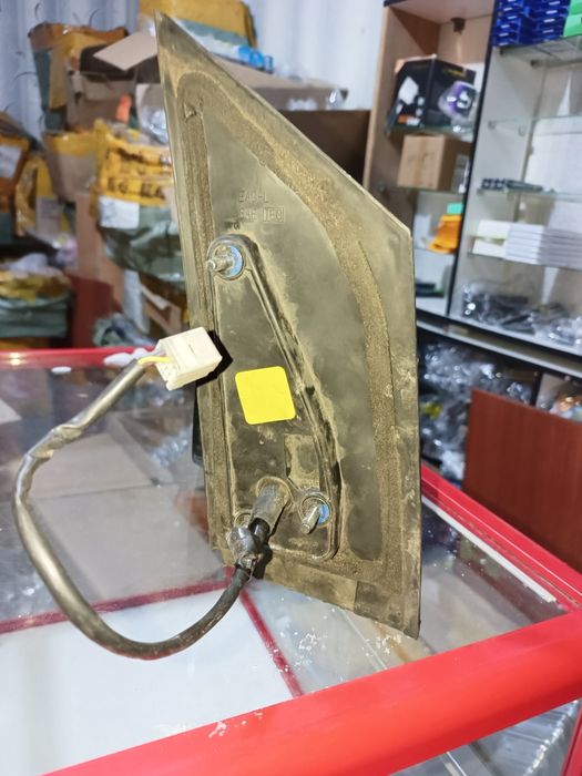 Toyota Sienna зеркало левое