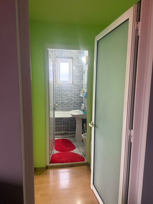 Vând/schimb cu apartament 2 camere plus diferența