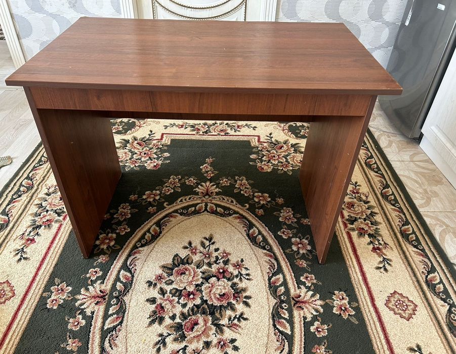 Стол для учебы, стол обычный