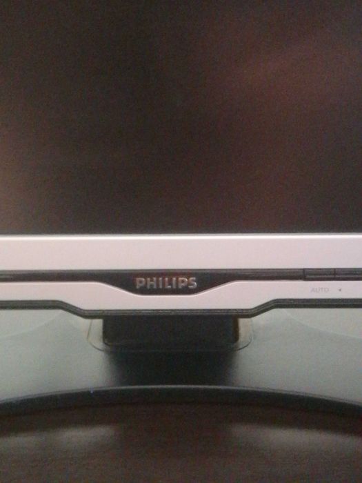 Монитор 19' Philips