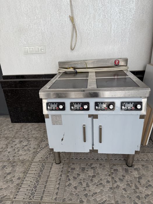 Индукционная плита 4 конфорки 380V почти новая