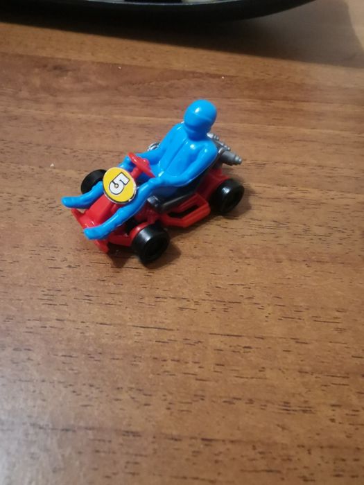 Kinder играчки от шок. яйца