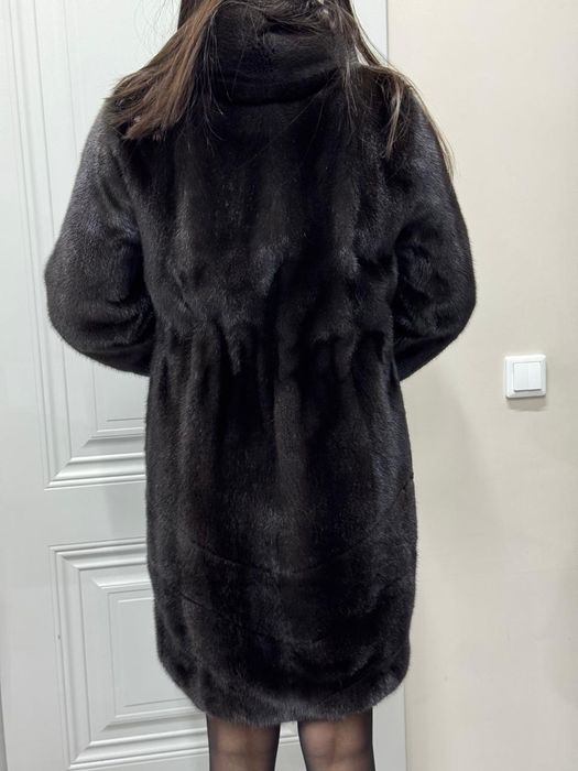 Продам норковую шубу