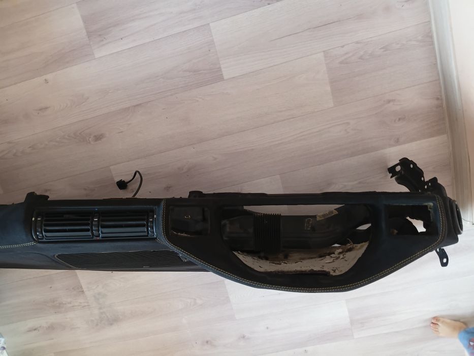 Панель BMW e34. 50 тысяч тг