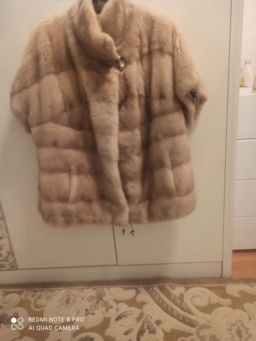 Продам жилетку норковую