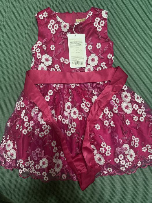 Нарядное платье на девочку