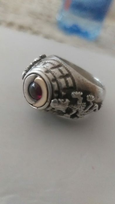 Vand gchiul din argin cu aur in montura si Rubin 24g