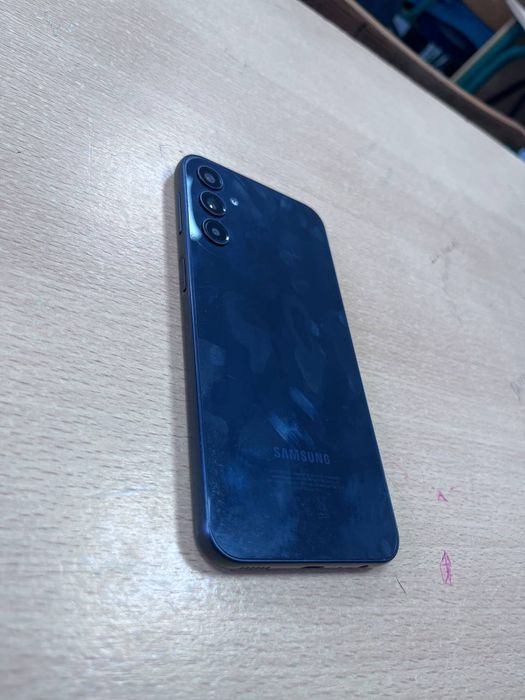 Samsung A24 xotira 6/128  telifon yangidek turpdi 4 oy boldi olingani