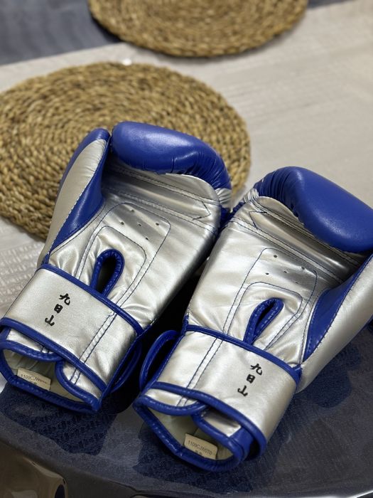 Продаеться оригинальные перчатки Wesing