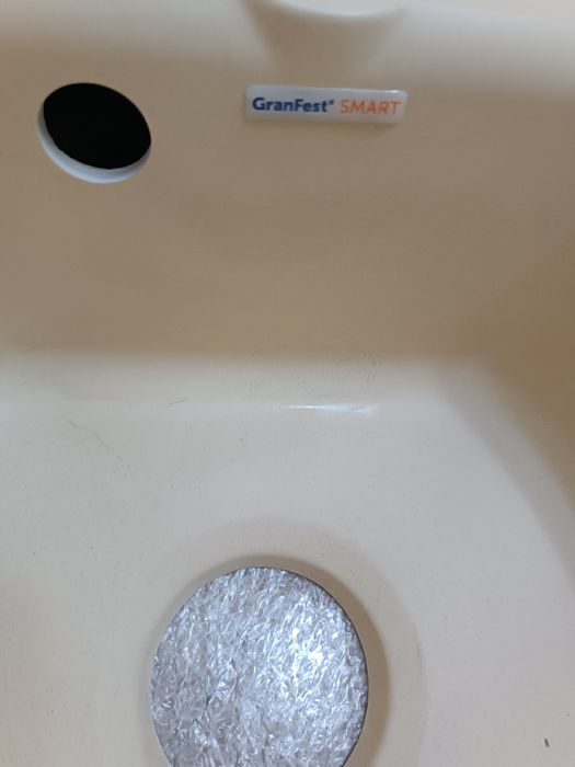 Продается новая мойка для кухни.