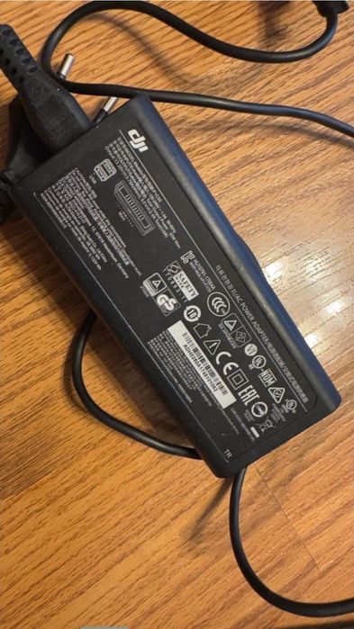 Vand dock DJI mavic air cu incarcator original