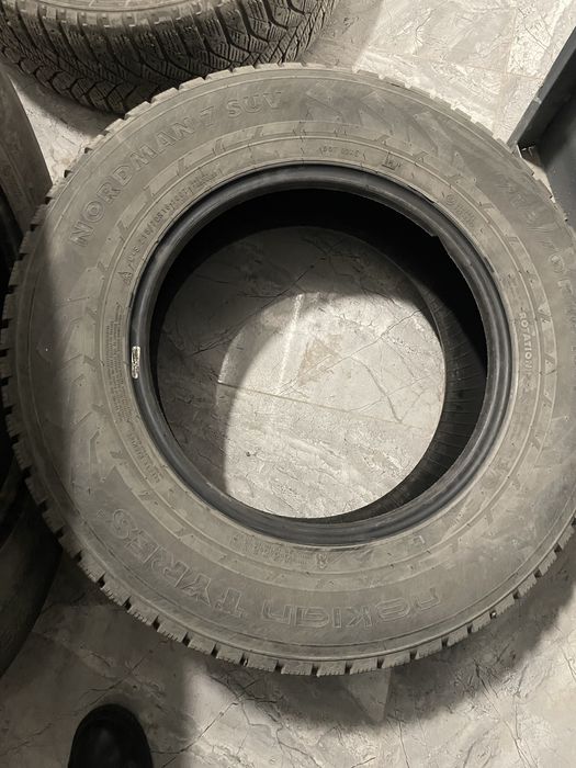 Продам шины размер 215/70/16