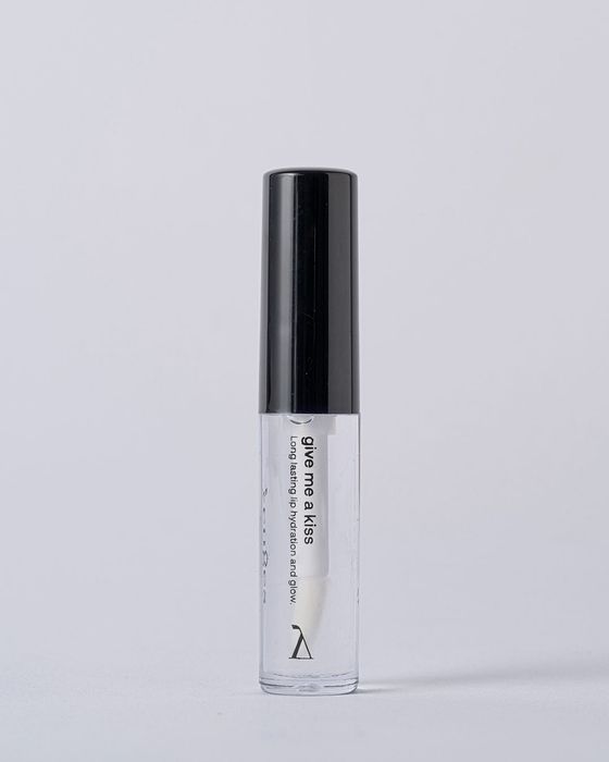 Разменям и продавам . Козметика от Bellebox , Yenges , Kiko M