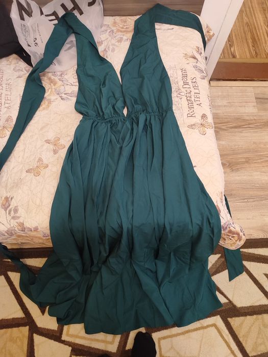 Нова дълга зелена рокля