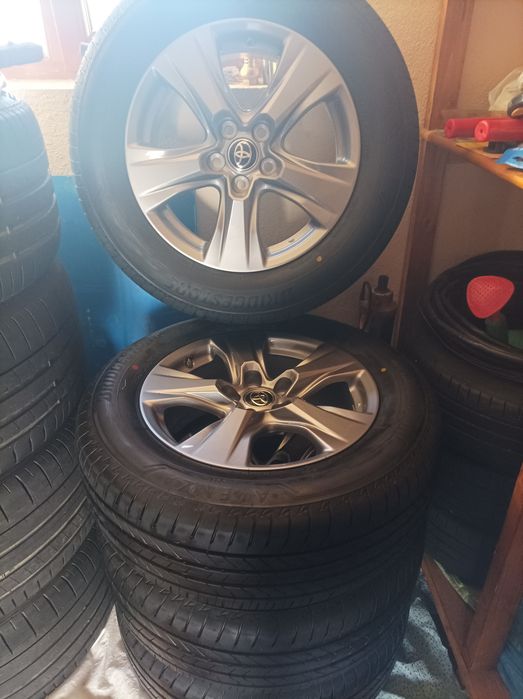 Roti Toyota RAV4 4