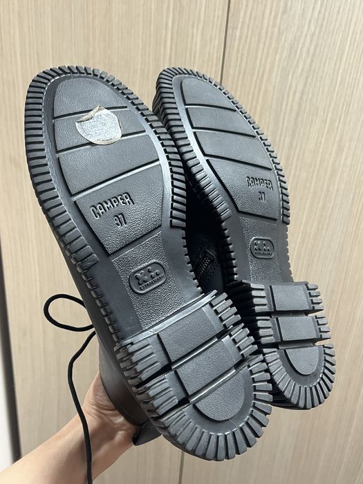 Camper, 'Pix' ghete din piele naturală, ultra-ușoară, negre