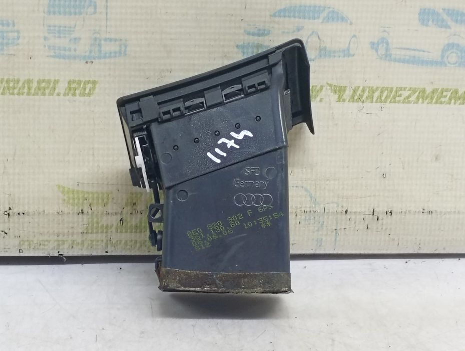 Grila ventilatie bord 8E0820902F Audi A4 B7 (2004 - 2008) 2.0 tdi 2.0 tdi BPW