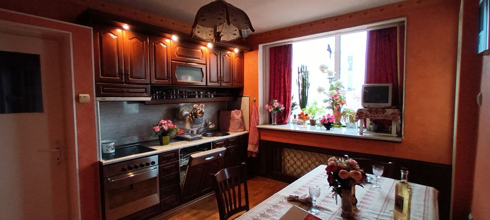 Продава се Четиристаен апартамент в Плевен, Идеален център - 120 кв.м за 1084 €/кв.м - Снимка #4