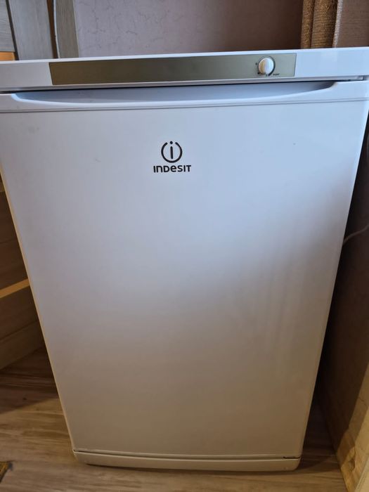 Прдам ковёр. Морозилка. Алюмин бак