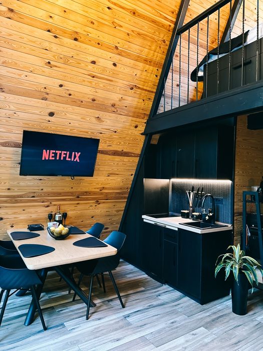 Cabană A-FRAME cu ciubar de închiriat