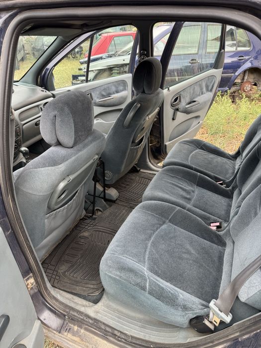 Рено меган на части