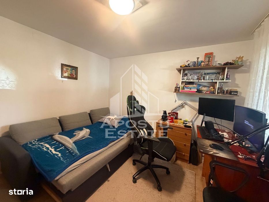 Apartament cu 3 camere de vanzare,decomandat , Zona Lipovei,Timisoara