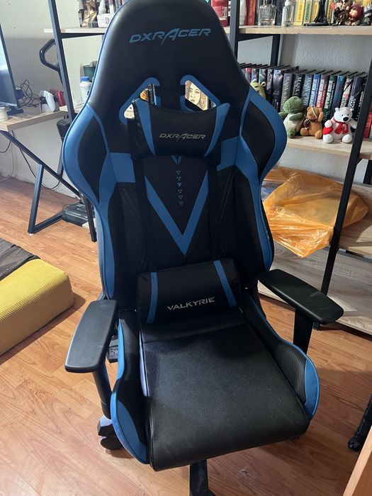 Продам игровое кресло DXRACER VALKYRIE