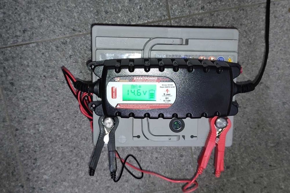 SMART зарядно устройство за акумулатор 6/12V-5A