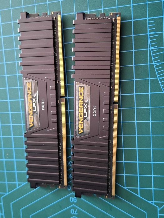 Memorie Corsair Vengeance LPX Black 32GB, DDR4, 3200MHz, CL16, Dual Channel Kit
