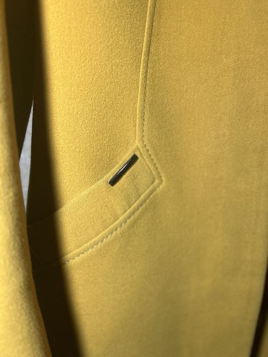 Пальто,горчичного цвета