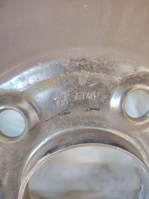 Продавам  метални джанти с гуми 195/65/15