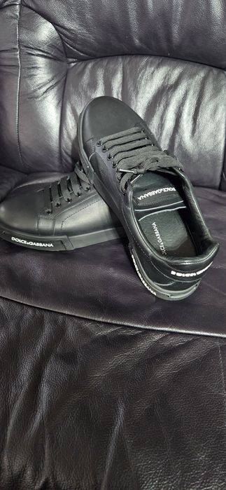 Tenisi DG nr 42 purtați foarte puțin