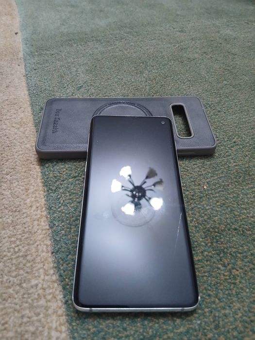 Samsung s10 в идеальном состаяни