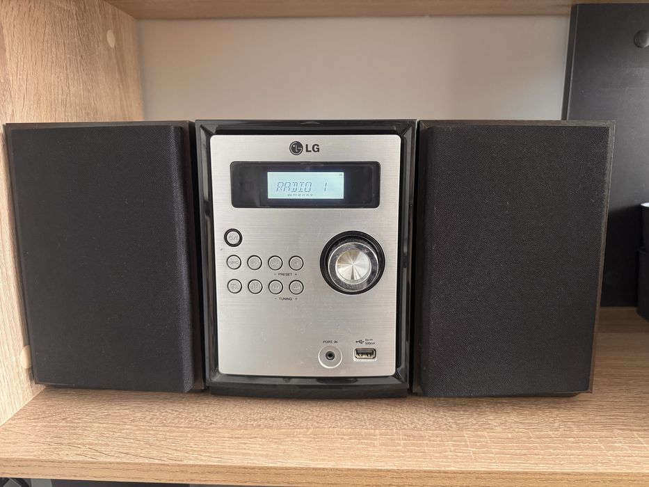 LG XA16 Micro Hi-Fi система с 2 тонколони, USB, CD и радио