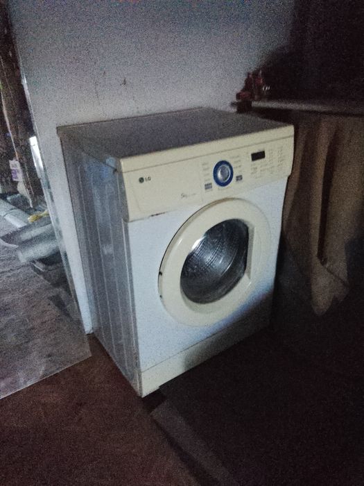 Стиральная машина рабочая