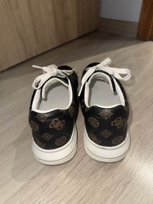 Черни кецове Guess