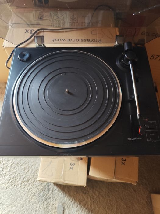 Vând Pick-up Sony Model:PS-LX100