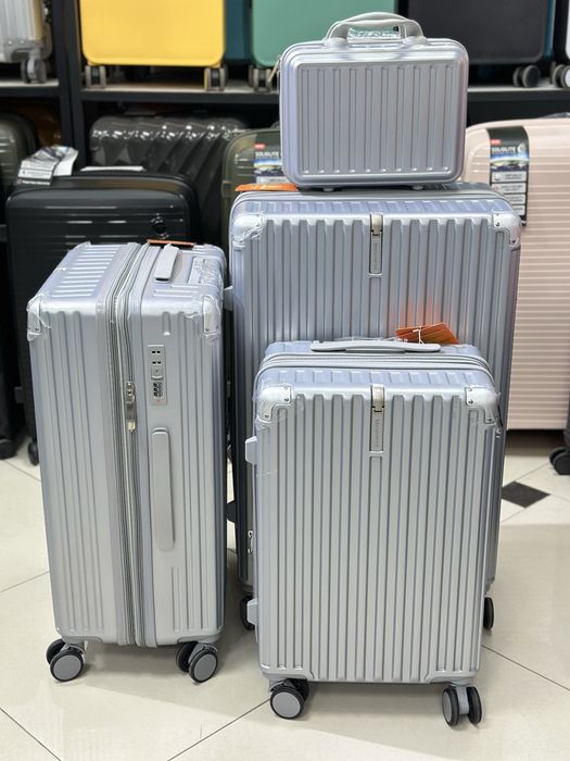 Новые чемоданы Berlin с расширением