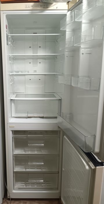 Двухкамерный холодильник