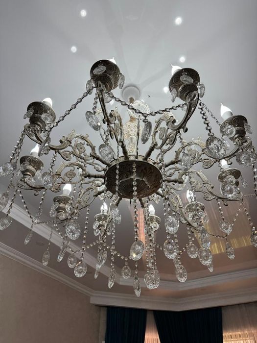 Продаётся люстра